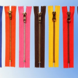 判斷拉鏈批發(fā)價(jià)格表是否合理，了解拉鏈多少錢(qián)一條